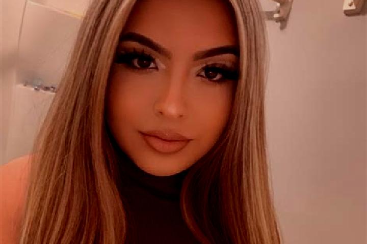 Luna, 32, a blonde dark-eyed latina companion based in Pedraza de Alba. Offering Tantra, 69. Available for incall and outcall, overnight bookings available.