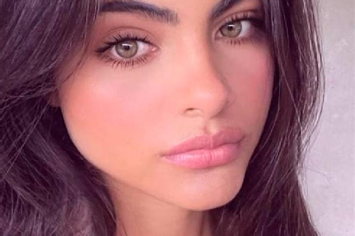 Luna, 32, a brunette brown-eyed indian companion based in Banuelos. Offering Duos, Erotic Massage, Girlfriend Experience. Available for incall and outcall, d...