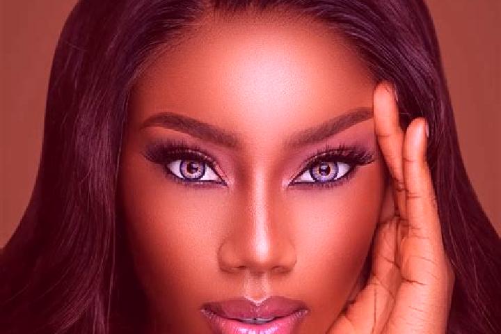 Luna, 32, a chestnut blue-eyed ebony companion based in Roncey. Offering GFE, BDSM, Travel Companion. Available for incall and outcall, overnight bookings av...