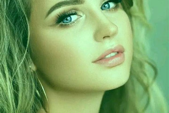 Luna, 32, a dark blonde blue-eyed indian companion based in Lambitu. Offering Erotic Massage, Party Girl, 69. Available for incall and outcall, overnight boo...