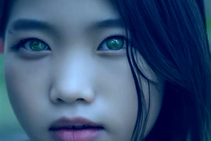 Luna, 32, a red green-eyed asian companion based in Donkin. Offering 69, Domination, BDSM. Available for incall and outcall, overnight bookings available.