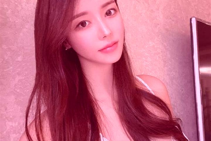 Luna, 32 — Escort in Jiaokou, China