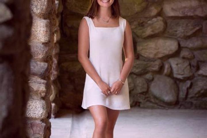 Luna, 32 — Escort in Longmeadow, United States