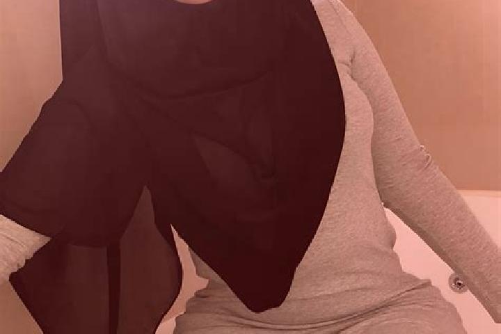 Luna, 32 — Escort in Tall Bumeh, Iran