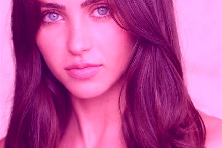 Luna, 33, a brunette amber-eyed middle eastern companion based in Lees. Offering 69, Prostate Massage, Fetish. Available for incall and outcall, overnight bo...