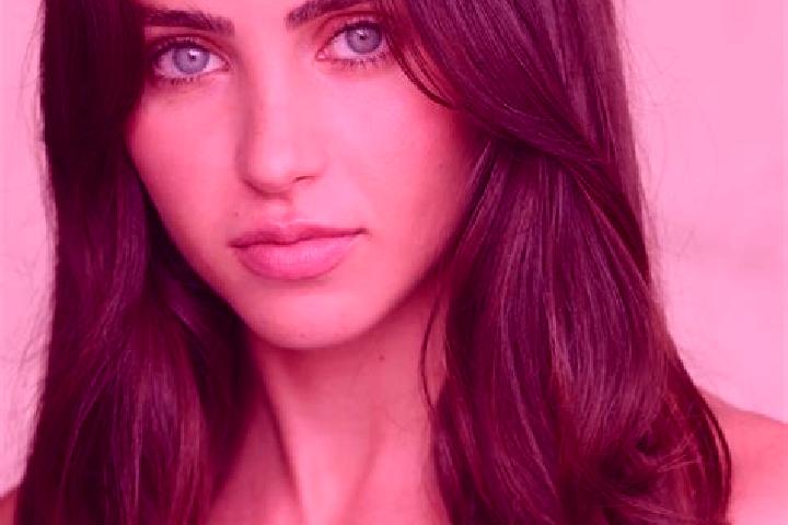 Luna, 33, a brunette grey-eyed latina companion based in Drewnica. Offering Erotic Massage, OWO, Tantra. Available for incall and outcall, overnight bookings...