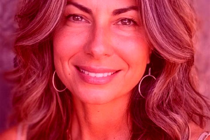 Luna, 33, a brunette grey-eyed middle eastern companion based in Nuanquan. Offering GFE, Massage, CIM. Available for incall and outcall, day and evening dates.