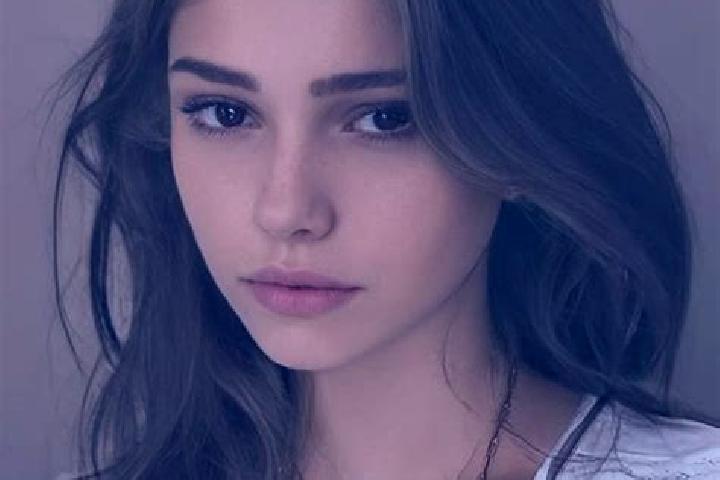 Luna, 33, a chestnut grey-eyed slavic companion based in Arirahua. Offering 69, Massage, BDSM. Available for incall and outcall, overnight bookings available.