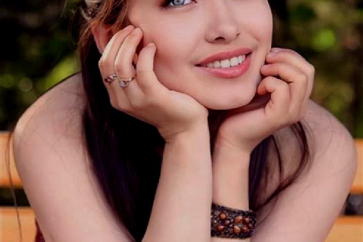 Luna, 33, a red blue-eyed asian companion based in Vafiochori. Offering CIM, Girlfriend Experience, Tantra, Party Girl, Roleplay. Available for incall and ou...