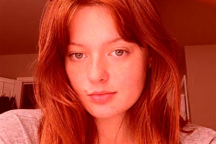 Luna, 33, a red hazel-eyed latina companion based in San Juan de Otates. Offering CIM, OWO. Available for incall and outcall, day and evening dates.