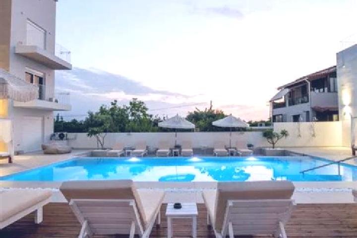 Luna, 33 — Escort in Alissos, Greece