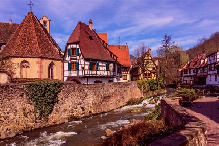 Luna, 33 — Escort in Heiligenberg, France