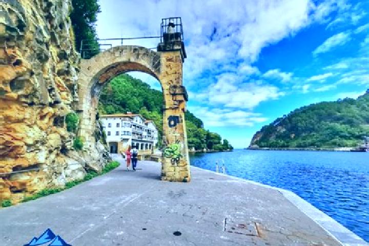 Luna, 33 — Escort in Pasaia, Spain
