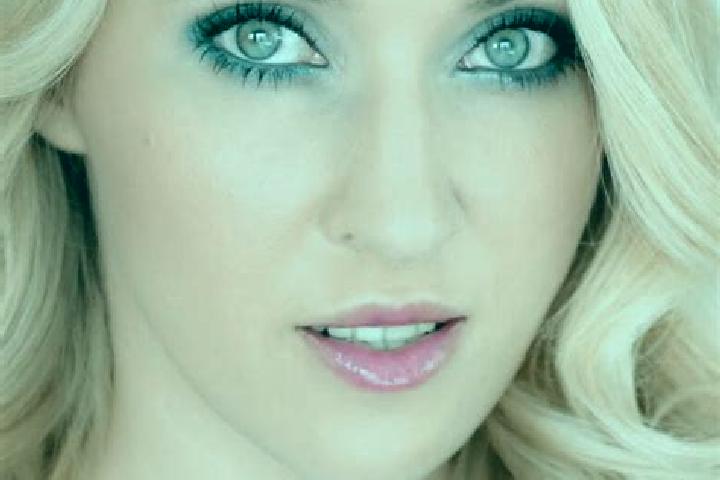 Luna, 34, a blonde green-eyed slavic companion based in Haid. Offering Striptease, Fetish, A-Level, Overnight, BDSM. Available for incall and outcall, day an...