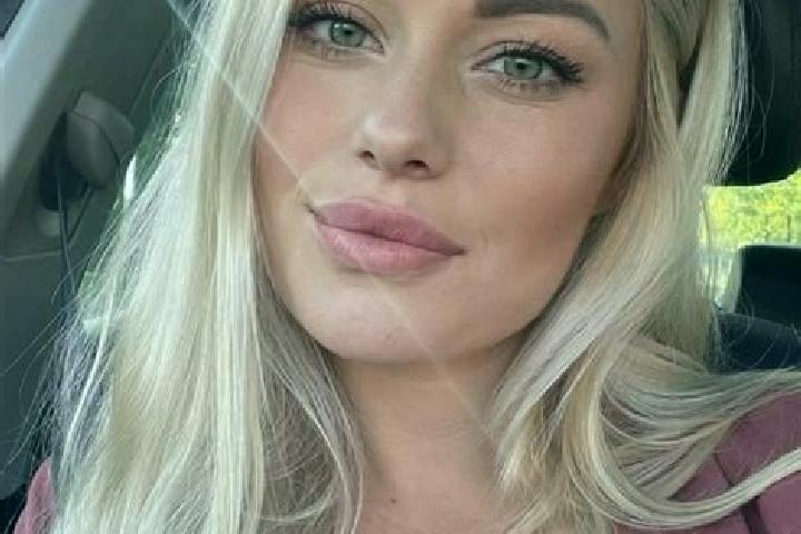 Luna, 34, a blonde hazel-eyed european companion based in Tuchomerice. Offering A-Level, Party Girl. Available for incall and outcall, overnight bookings ava...
