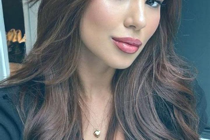 Luna, 34, a chestnut brown-eyed latina companion based in Rence. Offering A-Level, CIM, Roleplay. Available for incall and outcall, overnight bookings availa...