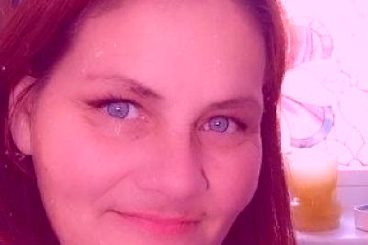 Luna, 34, a red grey-eyed slavic companion based in Cercola. Offering Tantra, Erotic Massage, 69. Available for incall and outcall, day and evening dates.