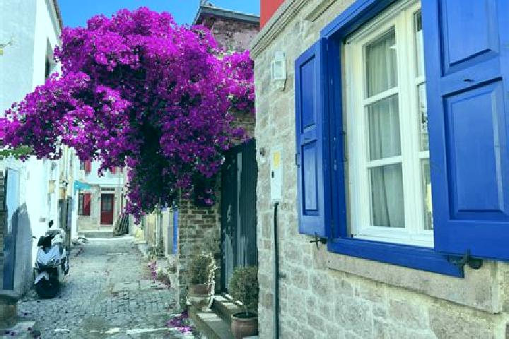 Luna, 34 — Escort in Kasaba, Turkey