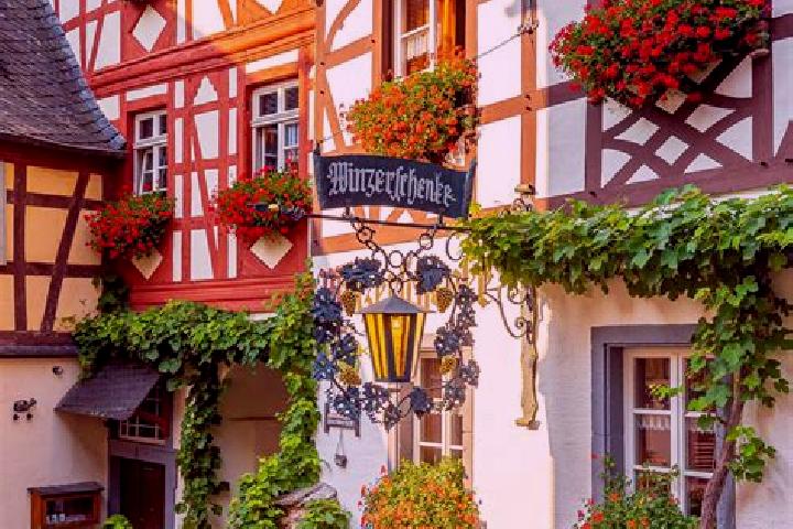 Luna, 34 — Escort in Uppershausen, Germany
