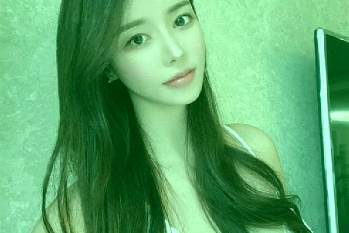 Luna, 34 — Escort in Woniutu, China