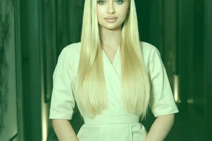 Luna, 35, a auburn amber-eyed mediterranean companion based in Peremyl. Offering Striptease, 69, Tantra, Erotic Massage, Roleplay. Available for incall and o...