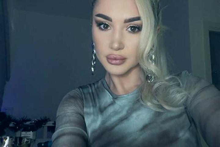 Luna, 35, a black dark-eyed asian companion based in Fenais da Luz. Offering Travel Companion, GFE, Girlfriend Experience, Roleplay. Available for incall and...