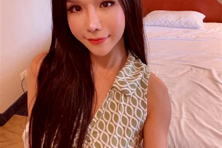 Luna, 35, a black grey-eyed asian companion based in Berlin. Offering Erotic Massage, Striptease, Couples, 69, BDSM. Available for incall and outcall, day an...