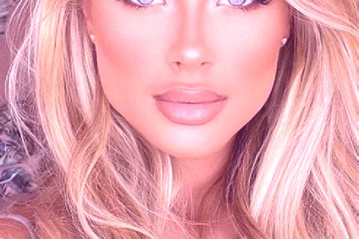 Luna, 35, a blonde blue-eyed latina companion based in Winhoring. Offering Party Girl, A-Level. Available for incall and outcall, day and evening dates.