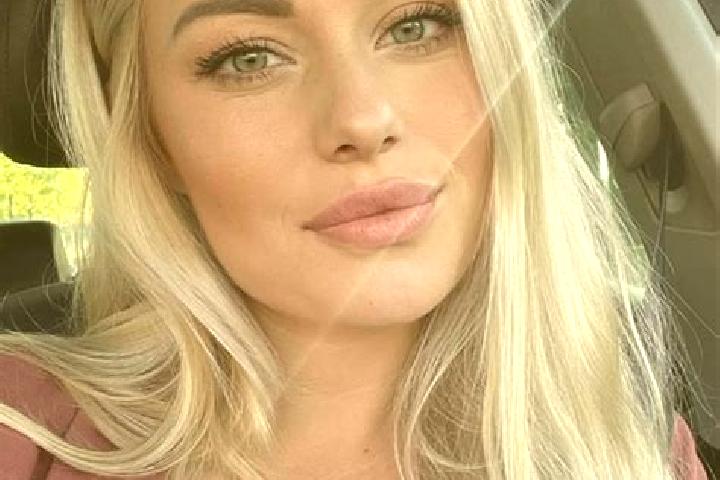 Luna, 35, a blonde hazel-eyed mediterranean companion based in Simandre. Offering Duos, Massage, Overnight. Available for incall and outcall, day and evening...