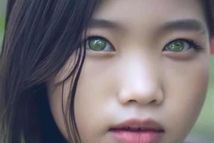 Luna, 35, a brunette green-eyed asian companion based in Racaciuni. Offering Dinner Date, Domination, Erotic Massage, Duos, Roleplay. Available for incall an...