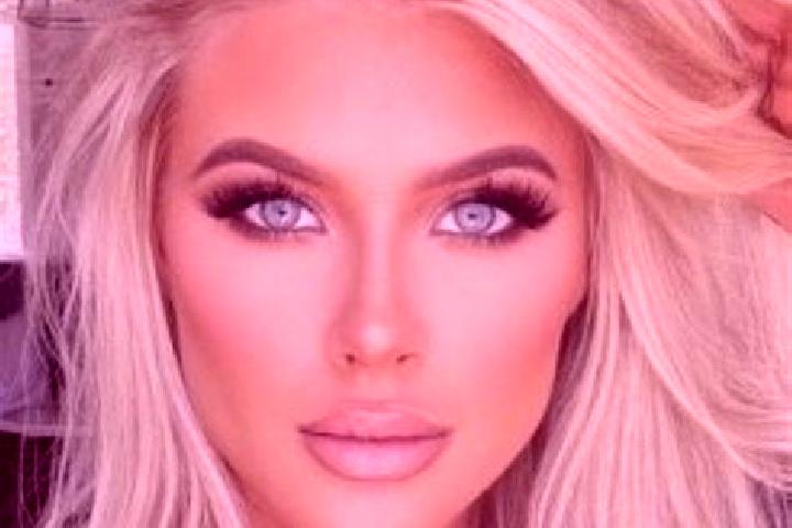 Luna, 35, a platinum blonde brown-eyed mixed companion based in Lukovetskiy. Offering Dinner Date, Striptease, Erotic Massage. Available for incall and outca...