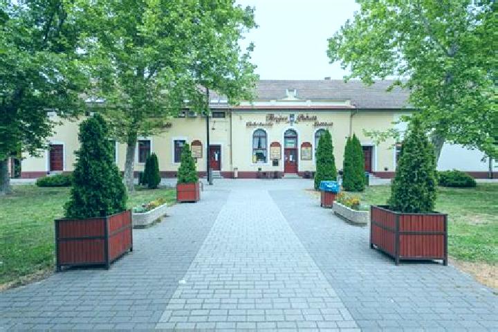 Luna, 35 — Escort in Csanadpalota, Hungary