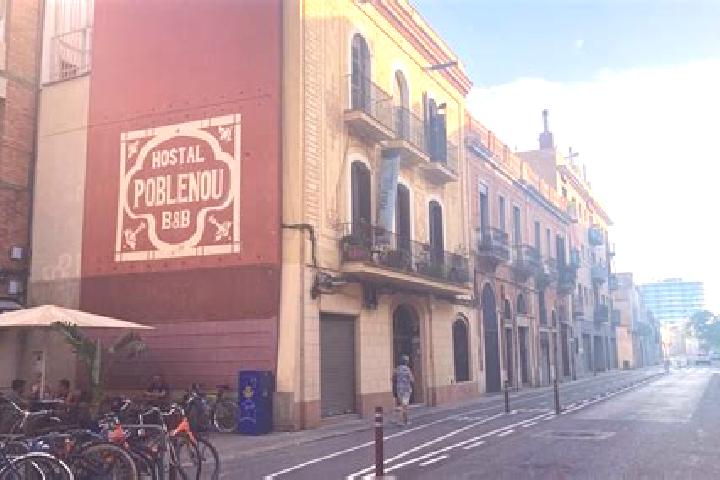 Luna, 35 — Escort in la Vila Olimpica del Poblenou, Spain