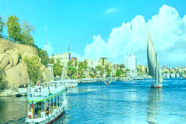 Luna, 35 — Escort in Naqadah, Egypt