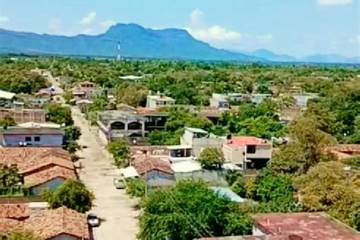Luna, 35 — Escort in Villa Nicolas Bravo, Mexico
