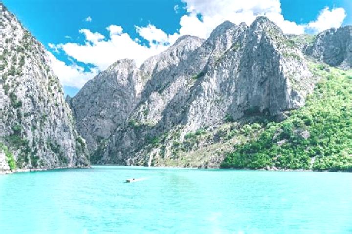 Luna, 35 — Escort in Voskopoje, Albania