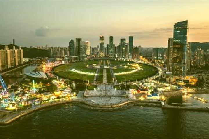 Luna, 35 — Escort in Xinghai, China