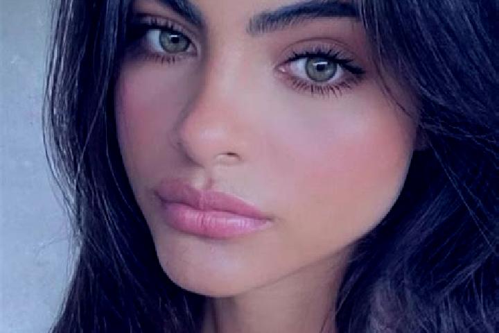 Luna, 36, a red dark-eyed indian companion based in Sangarcia. Offering Duos, Roleplay, Erotic Massage, Striptease. Available for incall and outcall, overnig...