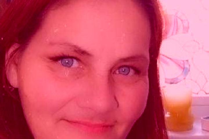 Luna, 36, a red grey-eyed european companion based in Chhapi. Offering Striptease, BDSM, Prostate Massage, Girlfriend Experience. Available for incall and ou...
