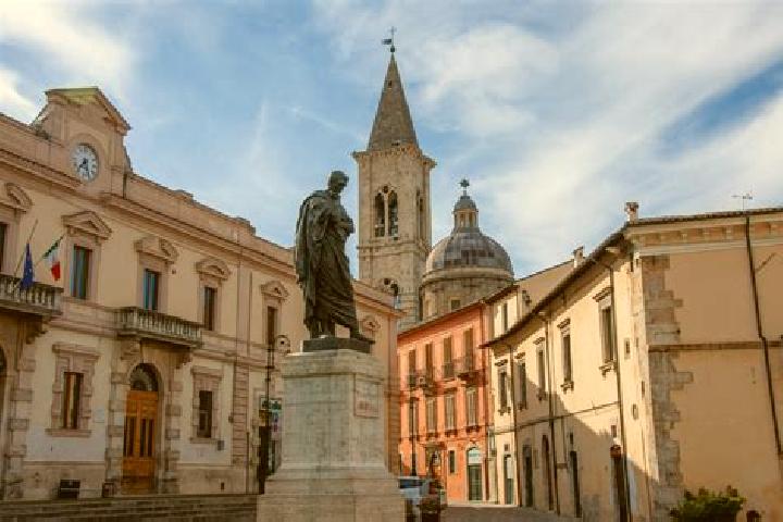 Luna, 36 — Escort in Anversa degli Abruzzi, Italy