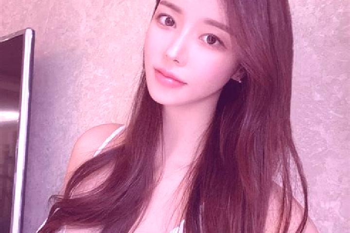 Luna, 36 — Escort in Fajar, Singapore