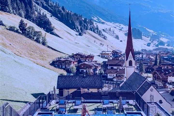 Luna, 36 — Escort in Hall in Tirol, Austria