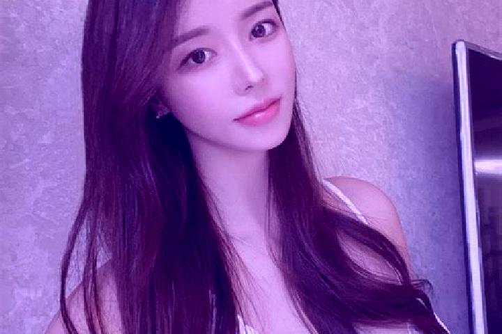 Luna, 36 — Escort in Heiiyugou, China