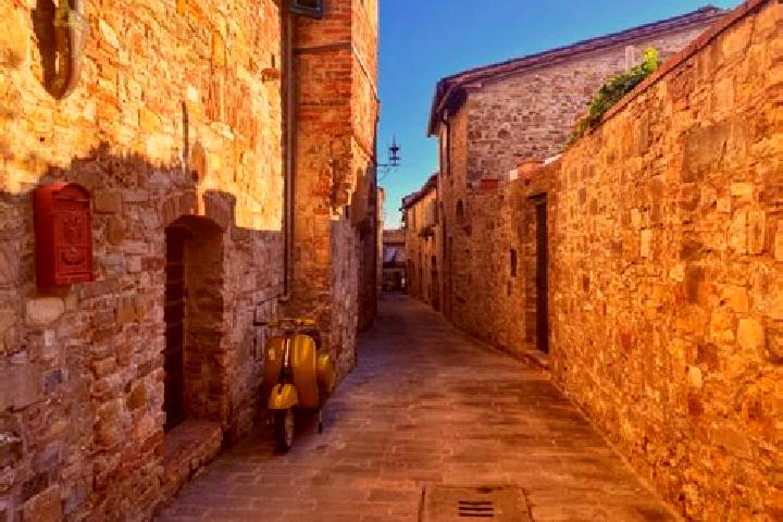 Luna, 36 — Escort in Poggio Favaro-San Bernardo, Italy