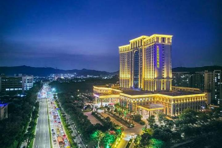 Luna, 36 — Escort in Tangxia, China