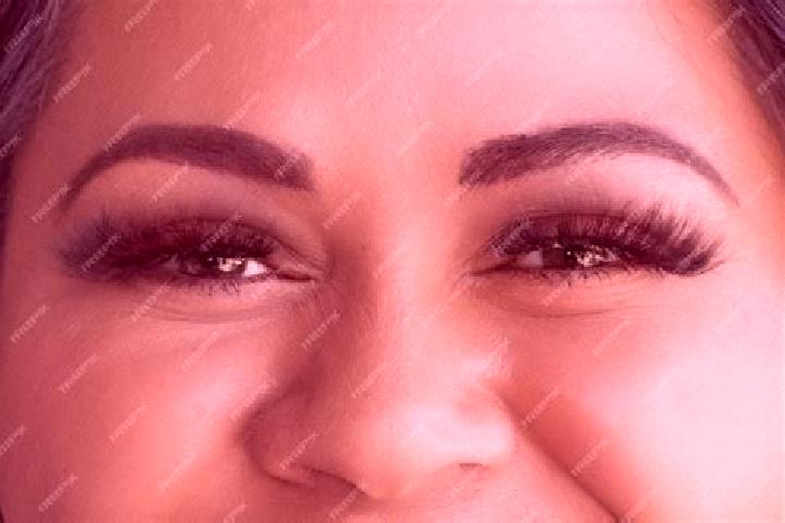 Luna, 37, a auburn green-eyed latina companion based in President Roxas. Offering A-Level, Roleplay, Couples, Massage, Tantra. Available for incall and outca...