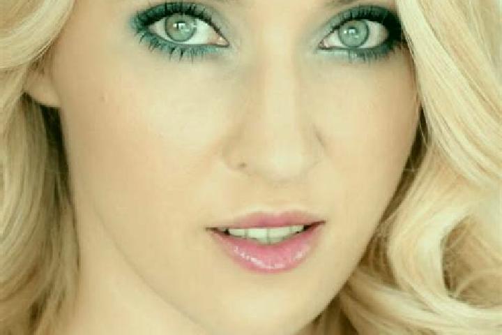 Luna, 37, a blonde green-eyed mediterranean companion based in Sarae. Offering Dinner Date, Couples, BDSM, A-Level. Available for incall and outcall, overnig...
