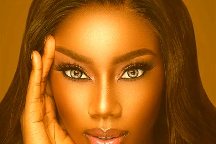 Luna, 37, a chestnut blue-eyed ebony companion based in Kudwa. Offering Girlfriend Experience, OWO, Couples. Available for incall and outcall, overnight book...