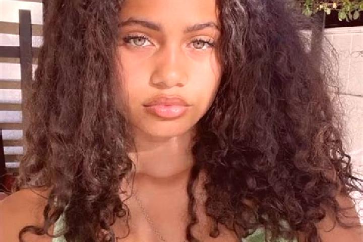 Luna, 37, a chestnut green-eyed mixed companion based in Coulogne. Offering Deep French Kissing, Massage, Overnight. Available for incall and outcall, overni...