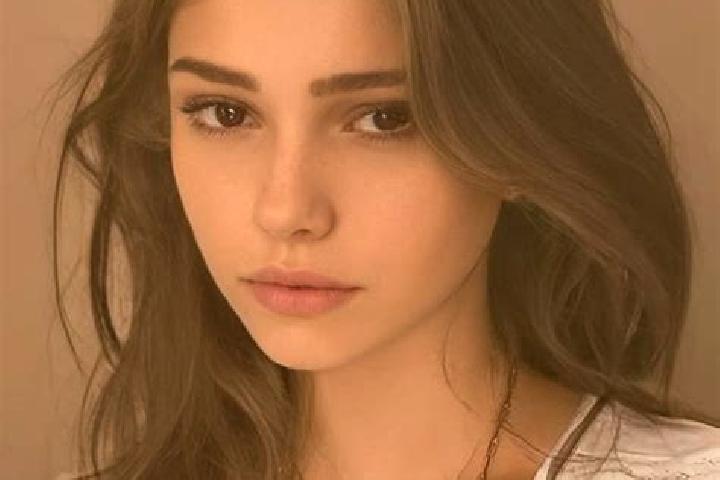 Luna, 37, a chestnut grey-eyed slavic companion based in El Naranjo. Offering Duos, Prostate Massage, OWO. Available for incall and outcall, day and evening ...